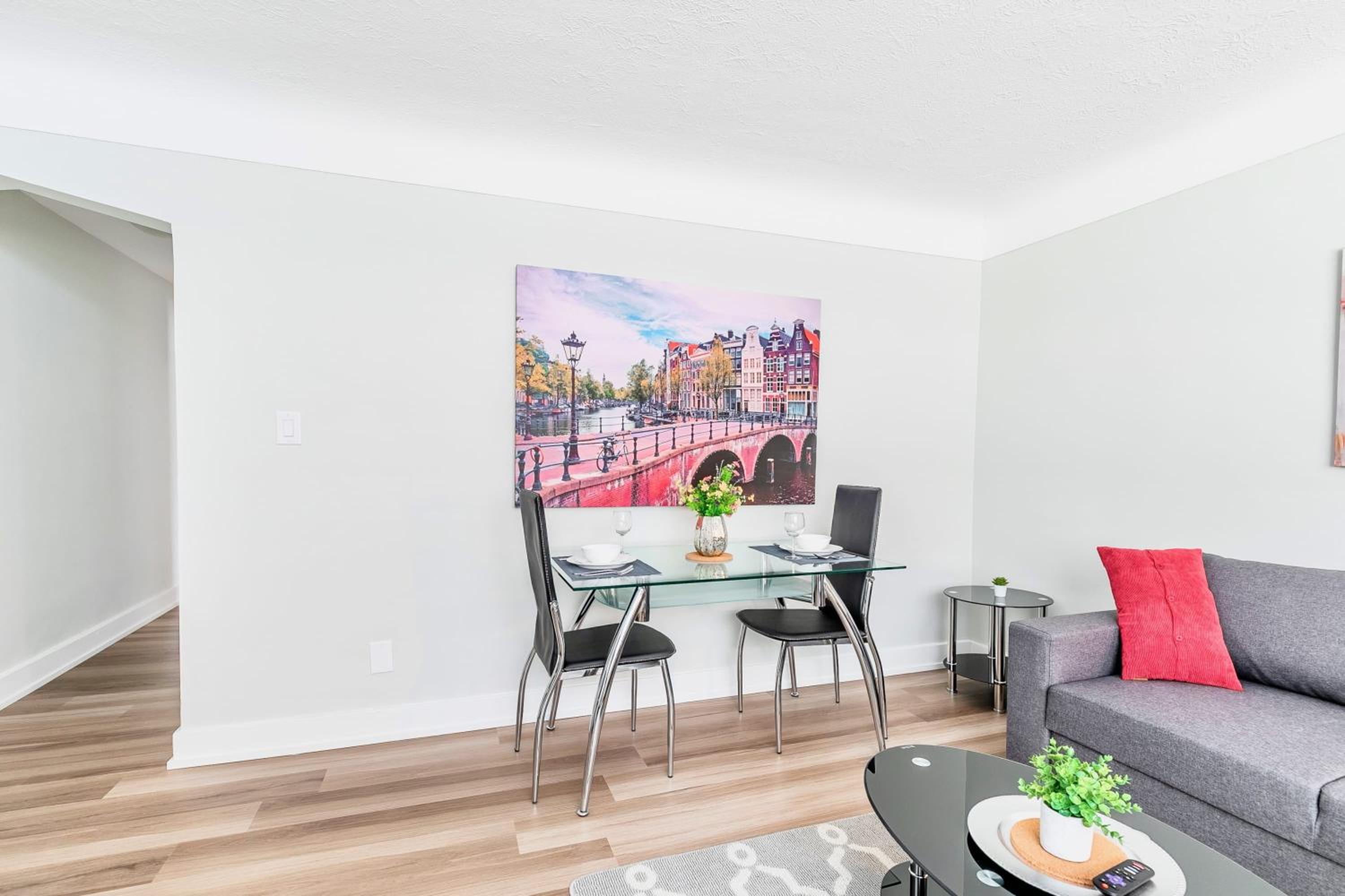 Central Corktown Apartment for City Explorers