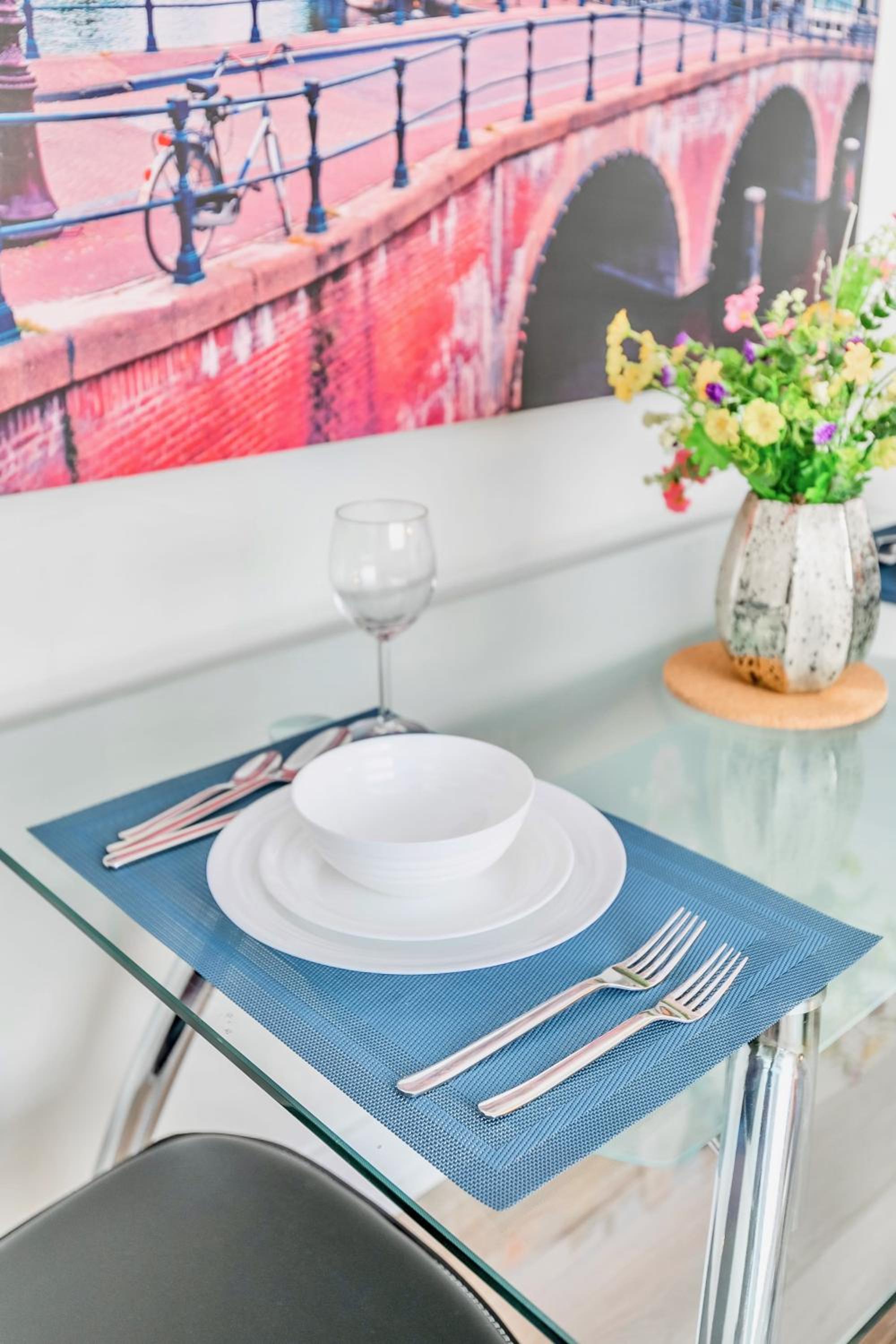 Central Corktown Apartment for City Explorers