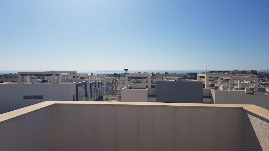 Oasis Beach - Top floor with seaview view 5