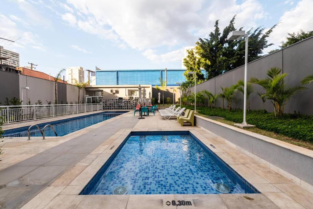 706 - Apto com piscina Prox Brás e Centro
