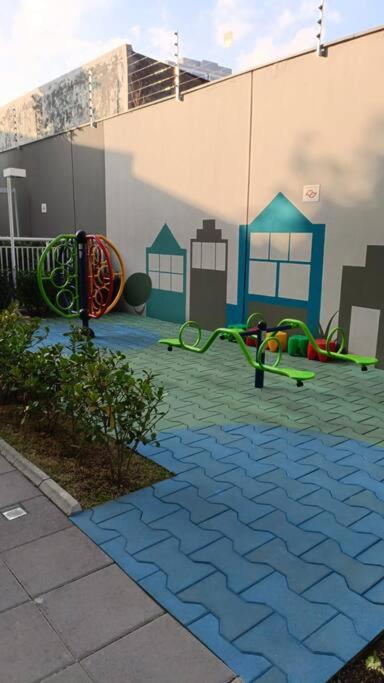 706 - Apto com piscina Prox Brás e Centro
