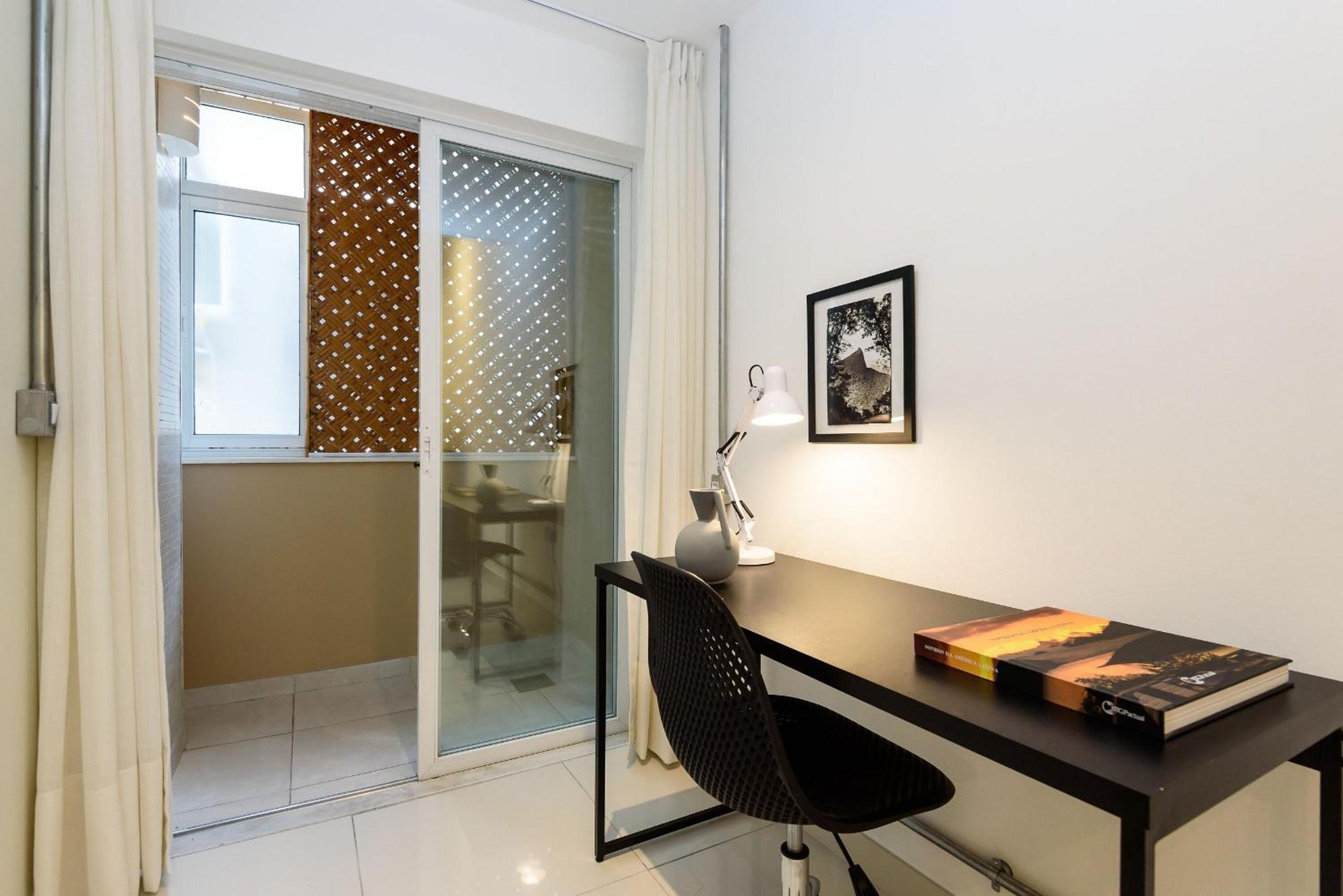 Apartamento Moderno a 300 m da Praia do Leblon