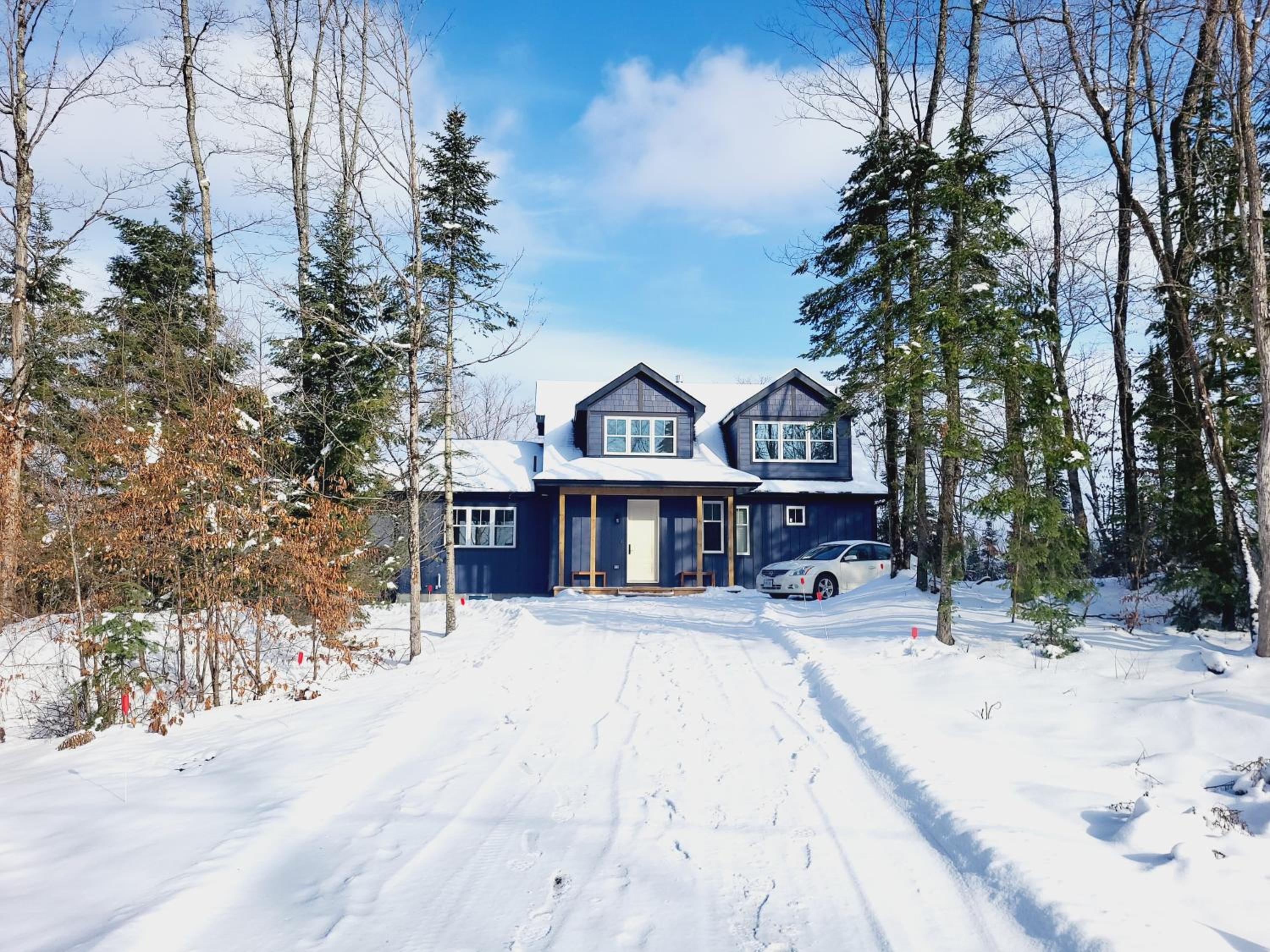 4BR Entire private modern cottage - Hilltop view