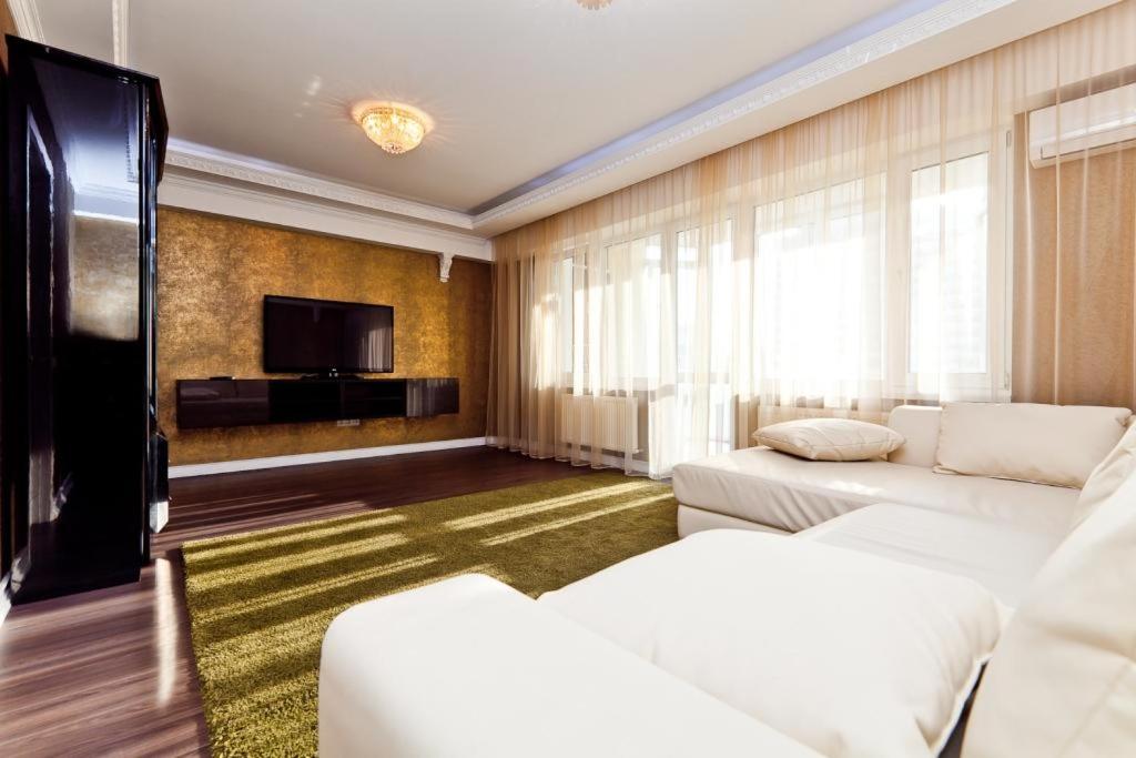 Flowers Apartments - Large and Spacious