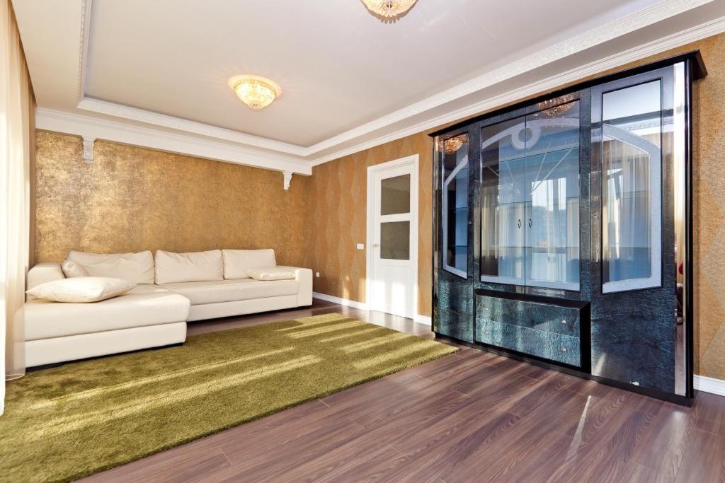 Flowers Apartments - Large and Spacious