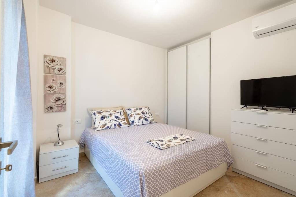 Rhodes Center Apartment view 4