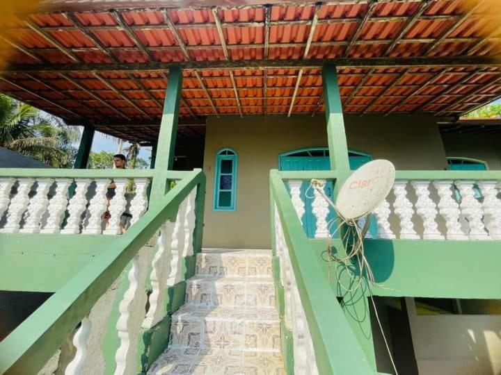 Casa em Angra com muito verde e praia
