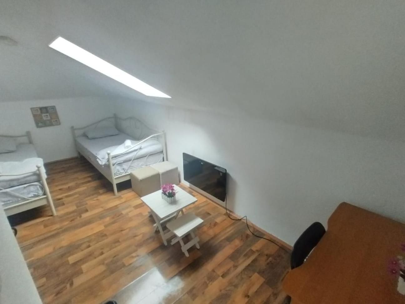 Rooms Center