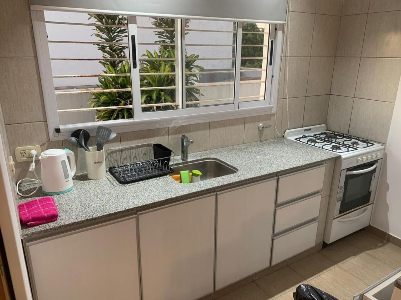 Triplex La plata para 6 personas con cochera y parrila