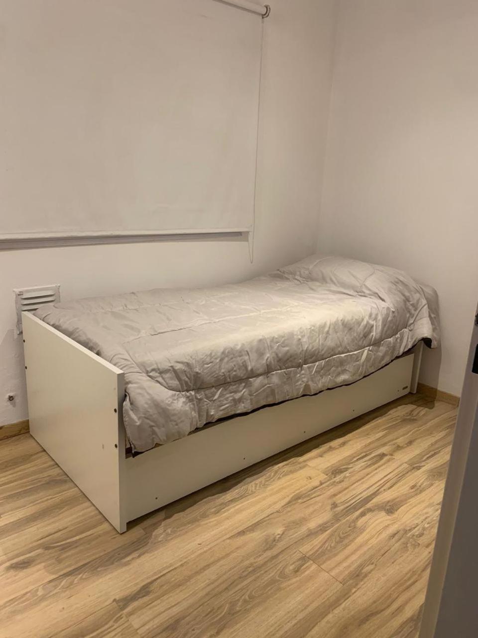Triplex La plata para 6 personas con cochera y parrila