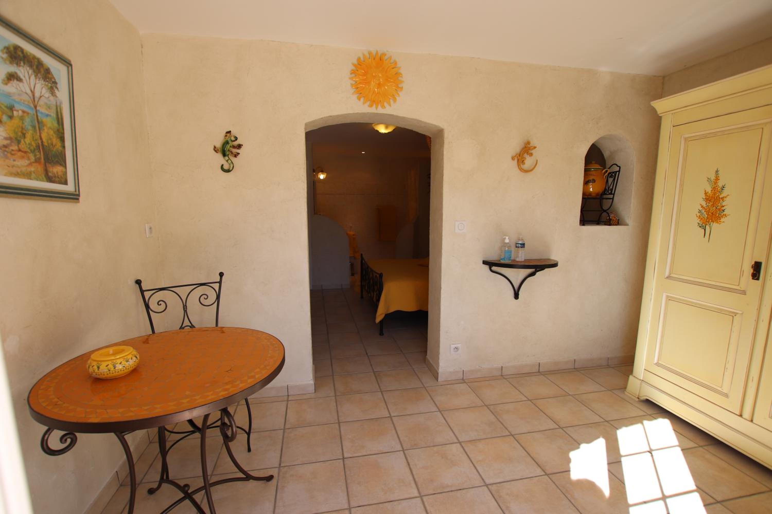 Photo 6