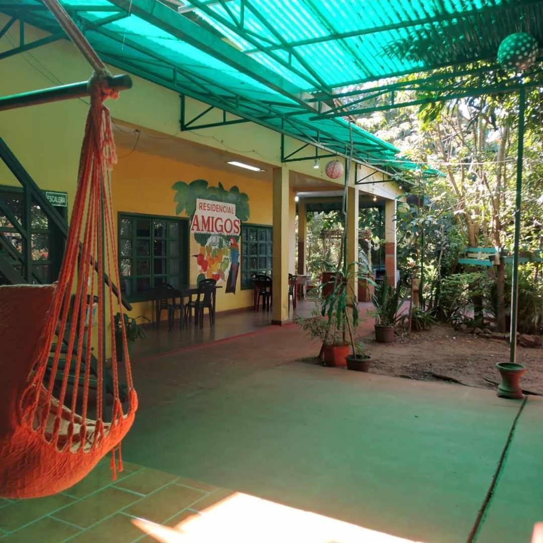 Hotel y Residencial Amigos