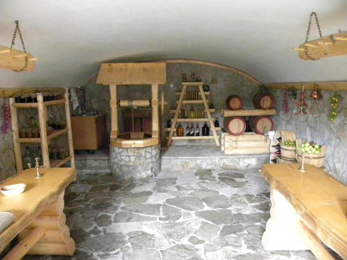 Photo 42