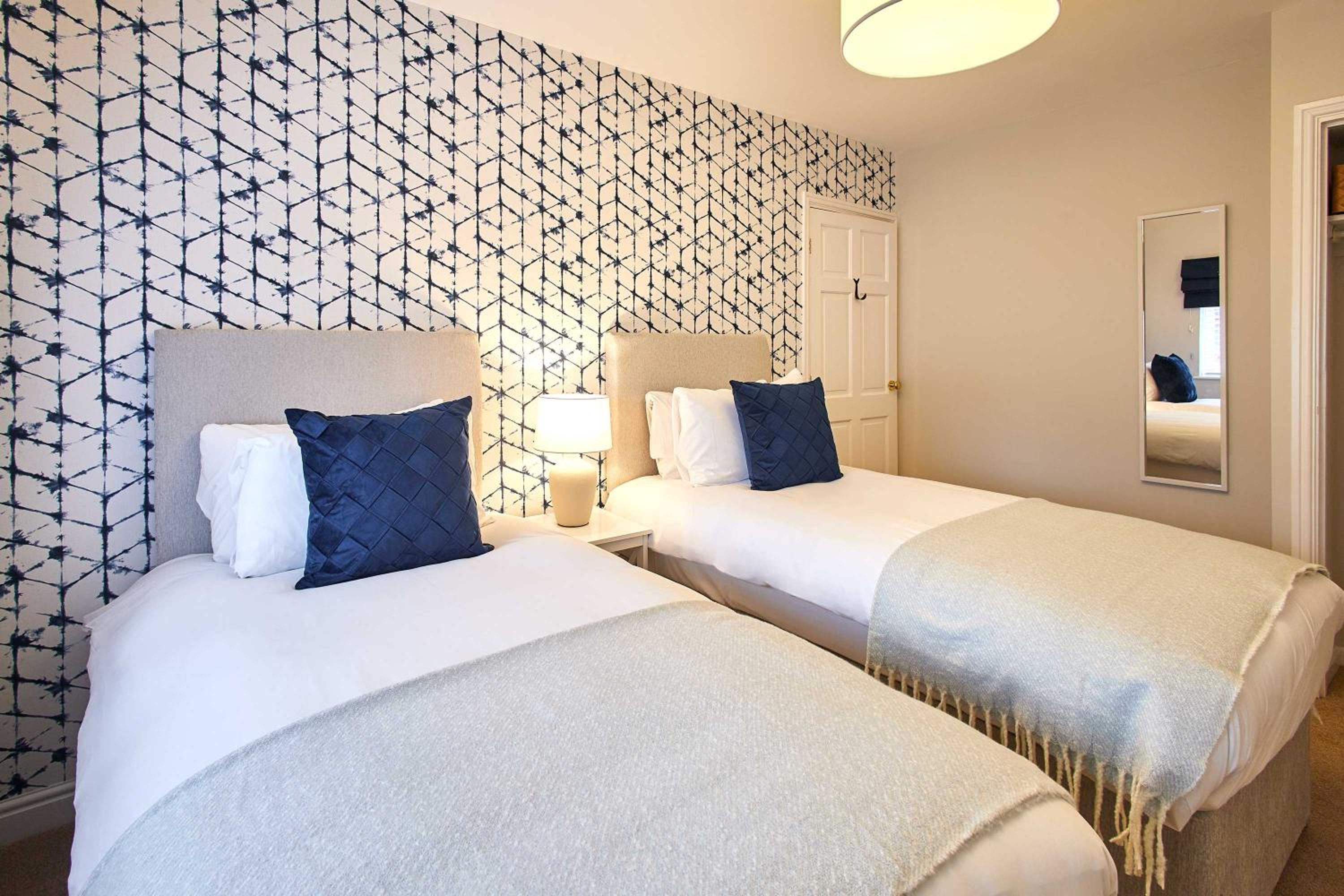 Host & Stay - Esk View view 4