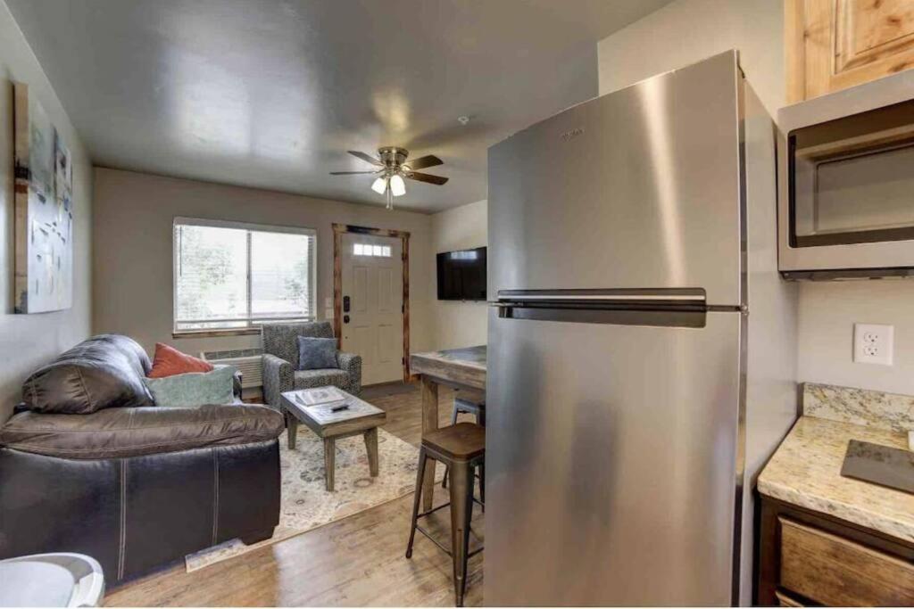 Angel Rock Rentals of Moab Unit 6 view 3