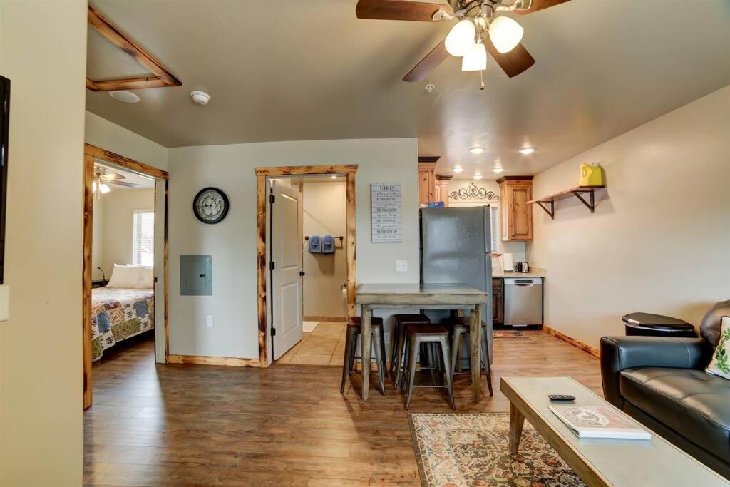 Angel Rock Rentals of Moab Unit 6 view 5