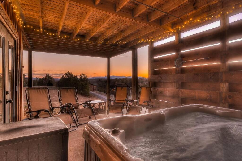 Mtn View•Hot Tub•Firepit•Game Rm•10min to Blue Ridge view 2