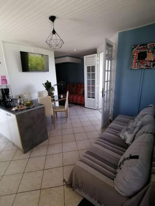 Sympathique appartement, les pieds dans l'eau