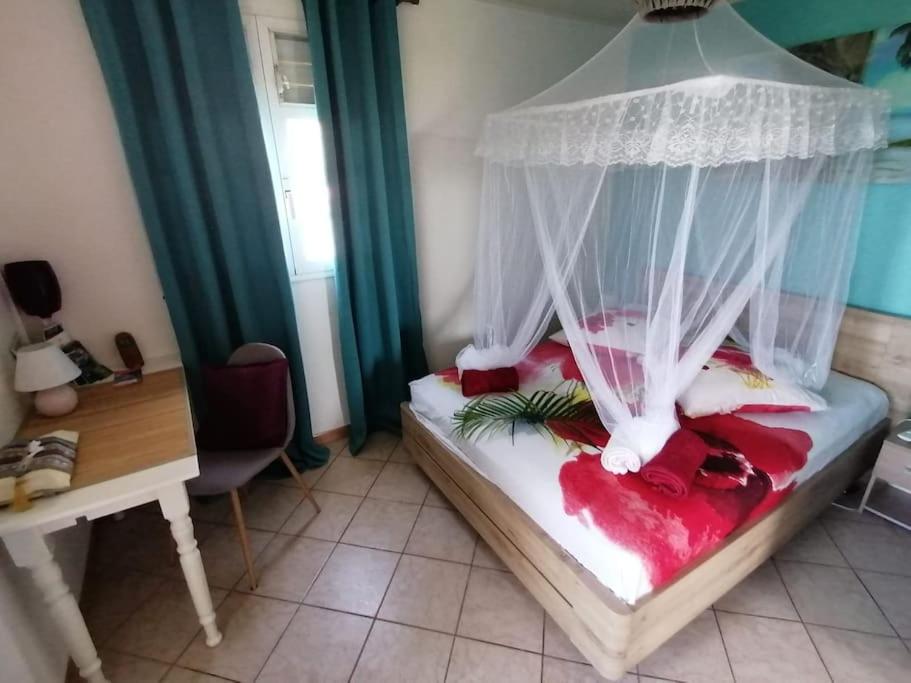 Sympathique appartement, les pieds dans l'eau