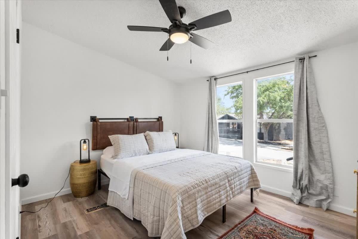 Starlight Horizon Cabin F - Pet-Friendly Texas Hill Country Cabin Near Canyon Lake - Pool, Stargazing & Group Getaways - Sleeps 8