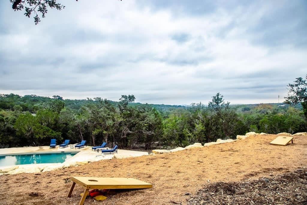 Starlight Horizon Cabin F - Pet-Friendly Texas Hill Country Cabin Near Canyon Lake - Pool, Stargazing & Group Getaways - Sleeps 8