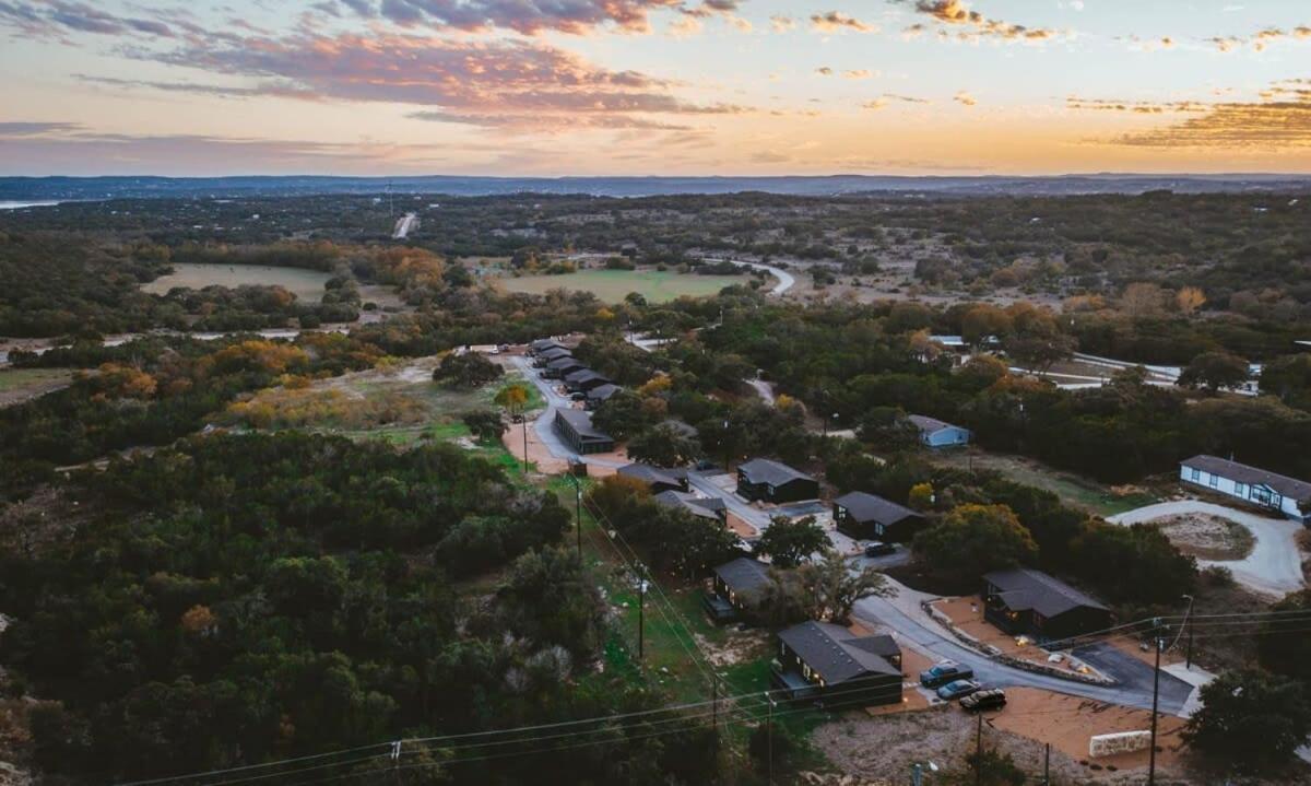 Starlight Horizon Cabin F - Pet-Friendly Texas Hill Country Cabin Near Canyon Lake - Pool, Stargazing & Group Getaways - Sleeps 8