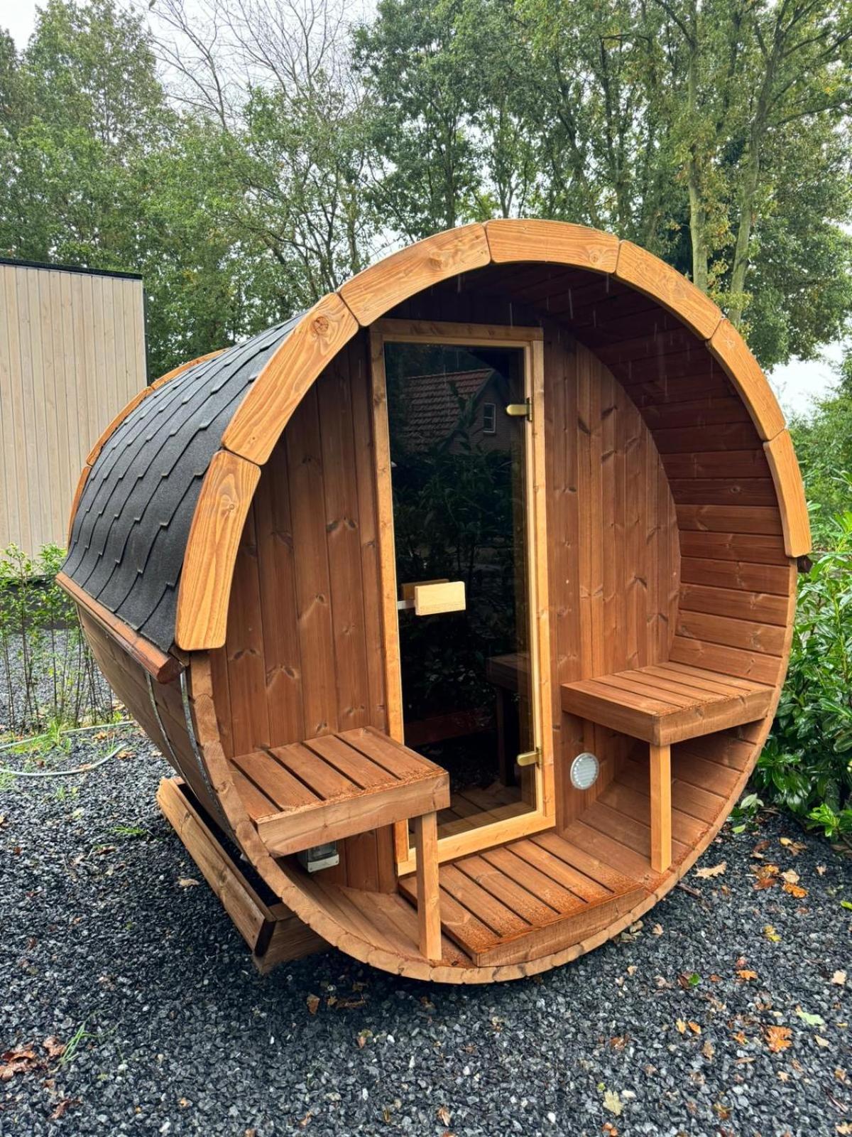 Kindvriendelijk luxe chalet in de bossen met privé sauna view 2