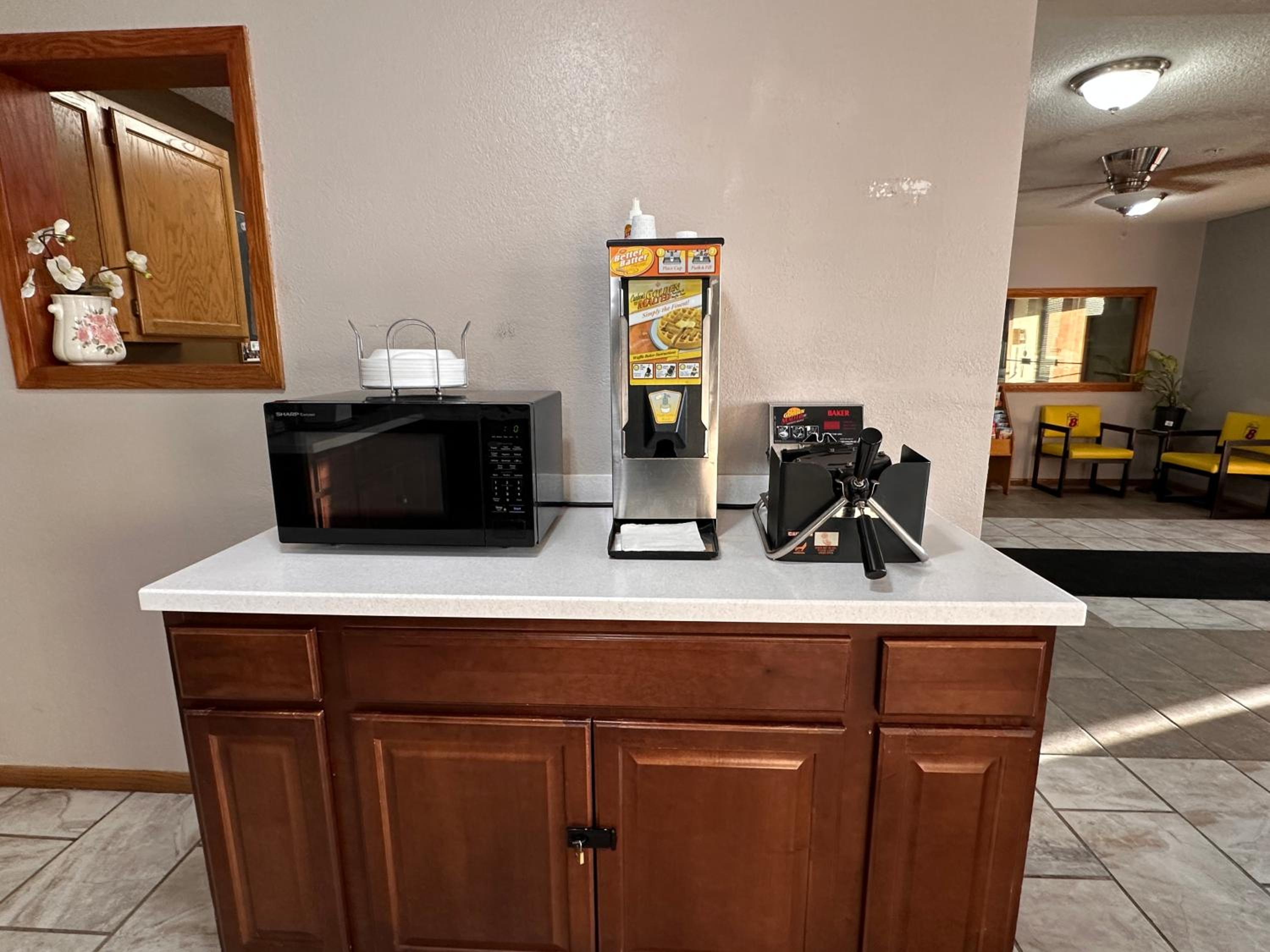 Super 8 by Wyndham Smithville Kansas City - Property Image 32