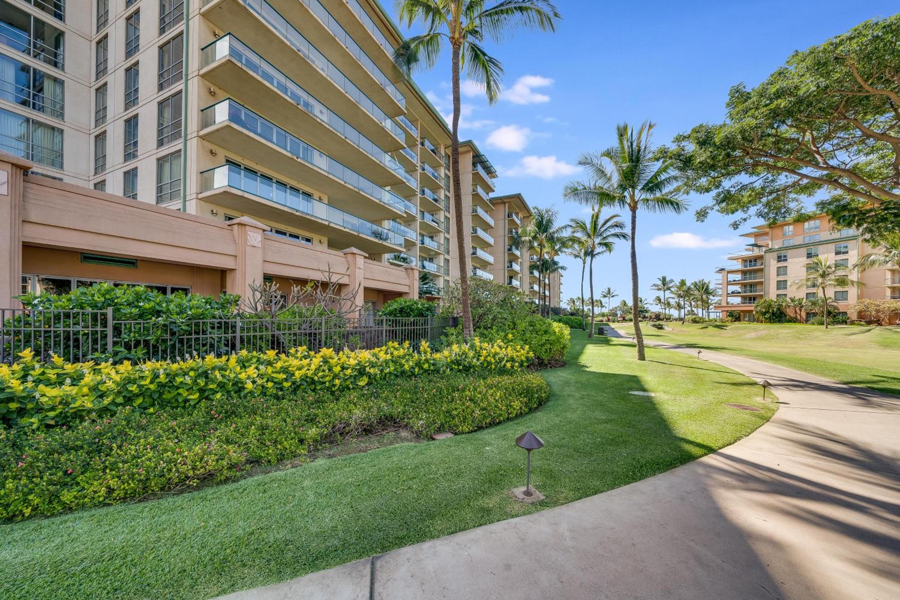 Honua Kai K1024 · HK K1024 Kaanapali Beach Condo Resort Living R