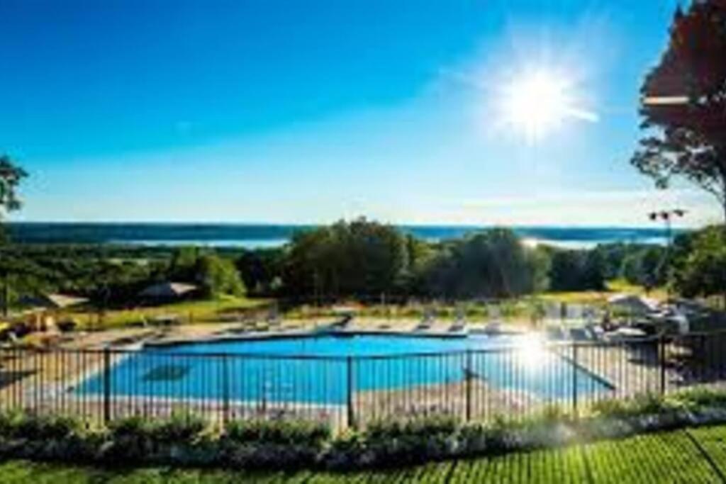 Top Floor Luxury, Sauna, Private Pool, Lake Bellaire Beach, 5 beds, 4 full bath view 5
