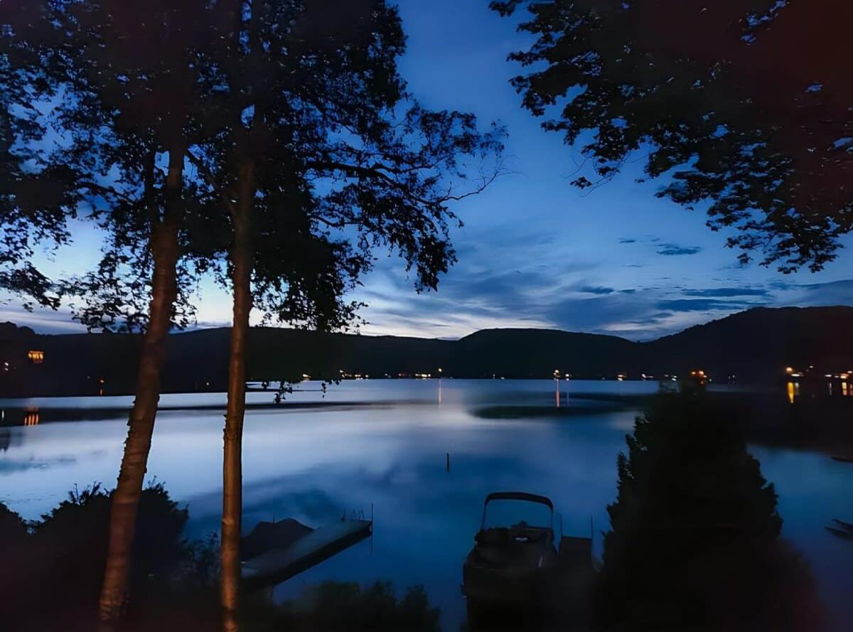 FRONT LAKE hot tub with sunset ski and slide 8p