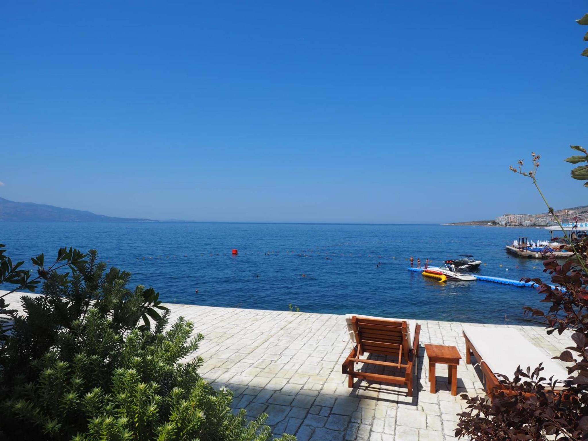 oli golden beach residence