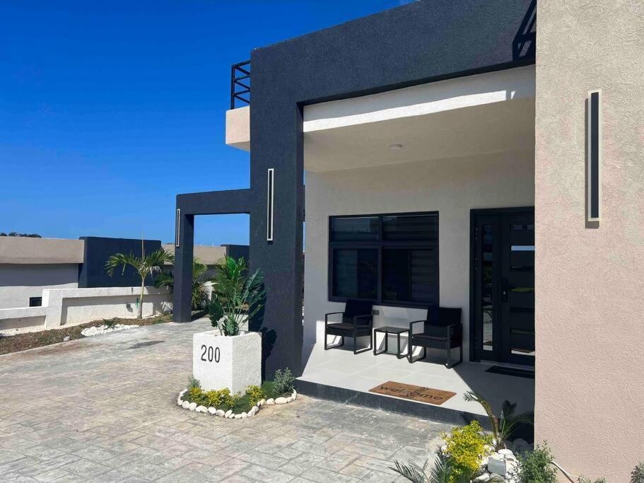 Hideaway Chateau Pyramid Point