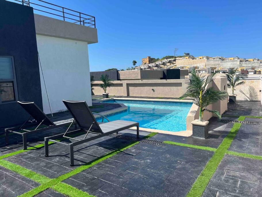 Hideaway Chateau Pyramid Point