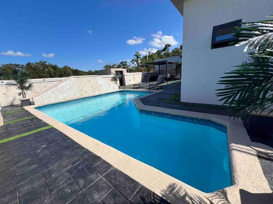 Hideaway Chateau Pyramid Point