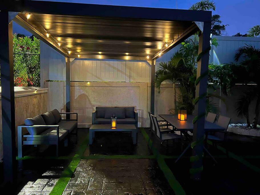 Hideaway Chateau Pyramid Point
