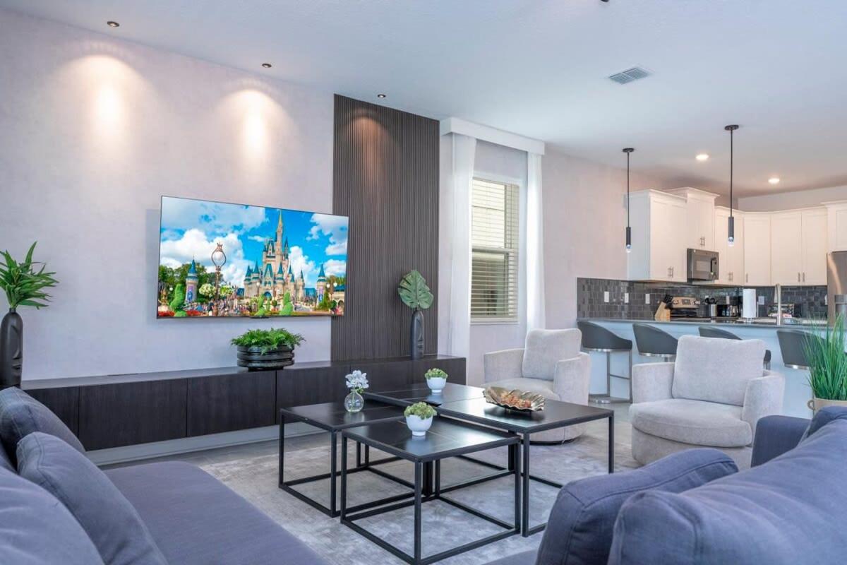 Gorgeous 9Bd with Pool and GameRoom at Champions Gate 9088