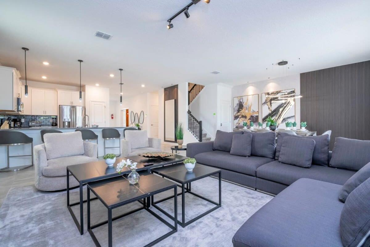 Gorgeous 9Bd with Pool and GameRoom at Champions Gate 9088