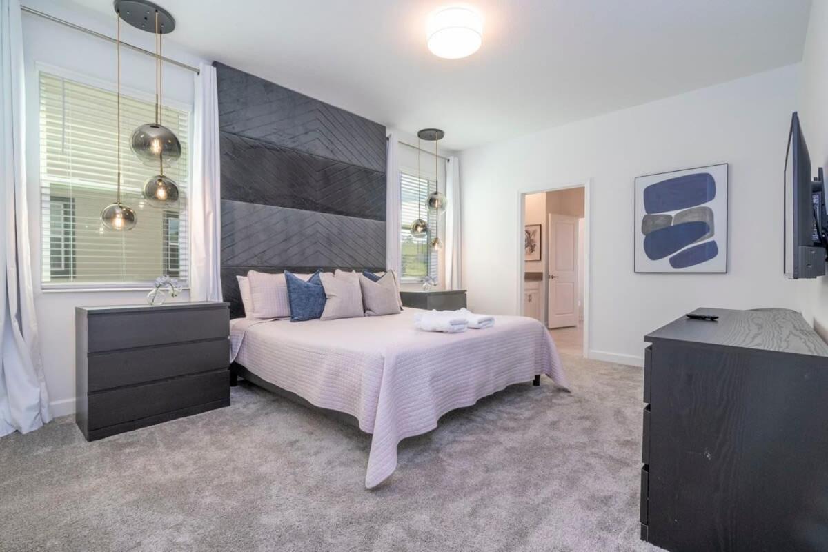 Gorgeous 9Bd with Pool and GameRoom at Champions Gate 9088