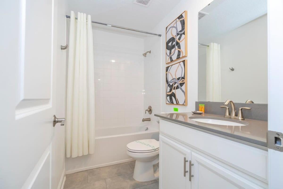 Gorgeous 9Bd with Pool and GameRoom at Champions Gate 9088