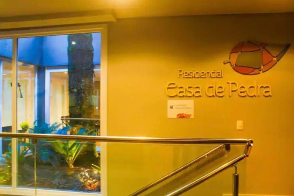 Apto com piscina aquecida próx ao centro