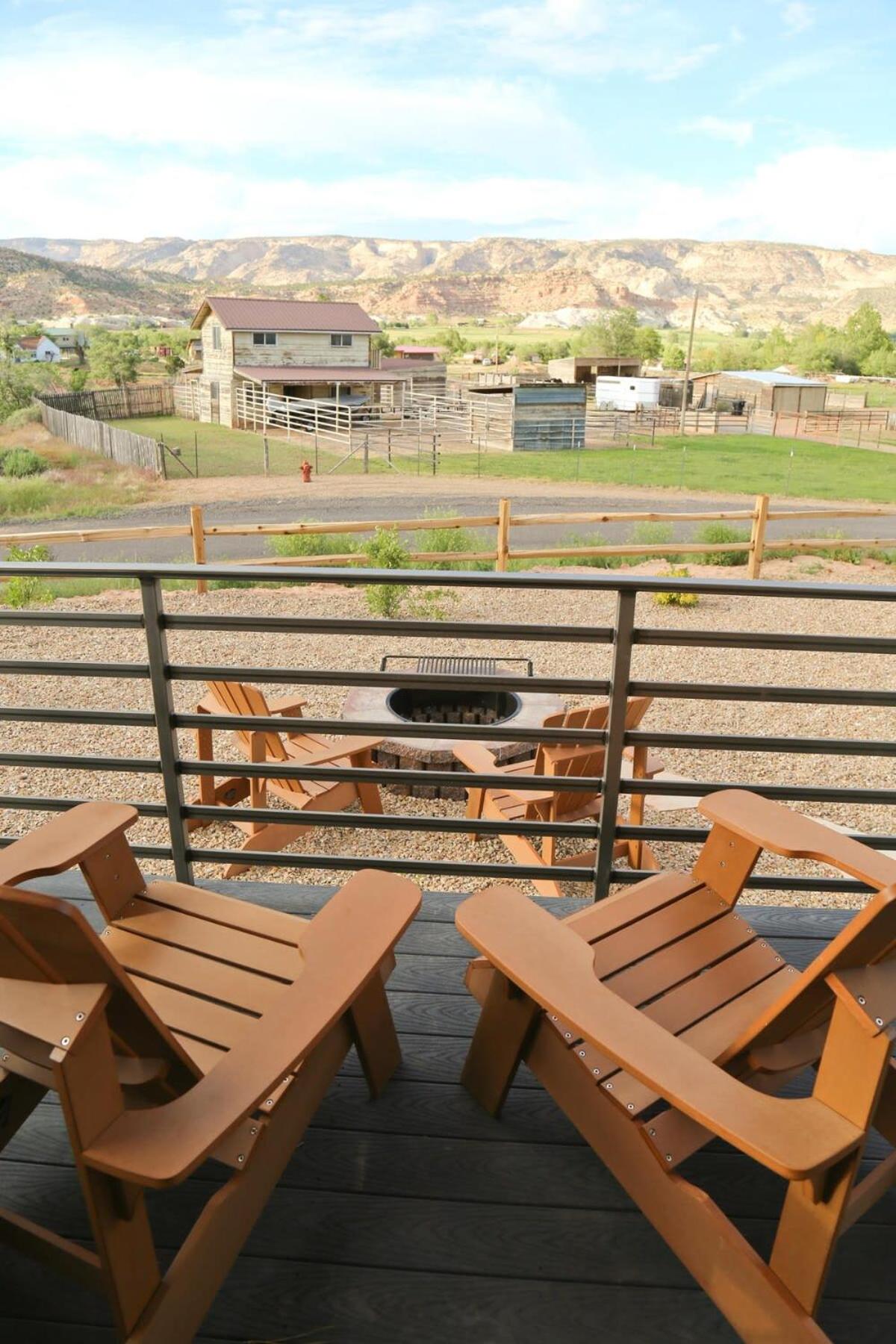 Escalante Escapes Tumble Weed- Bunk Escape view 2