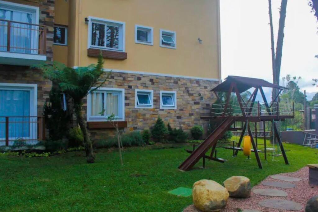 Apto com piscina aquecida próx ao centro