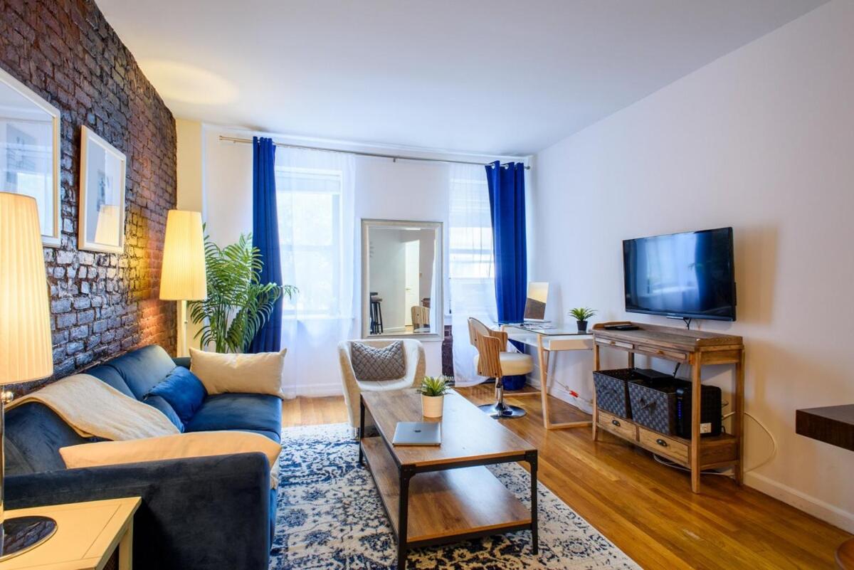 350-1A Gramercy New 1BR Sleeps4 Newly Furnished