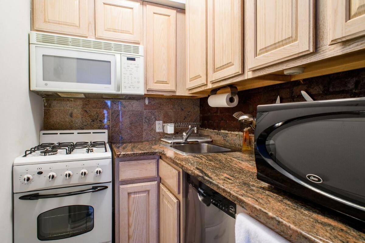 350-1A Gramercy New 1BR Sleeps4 Newly Furnished