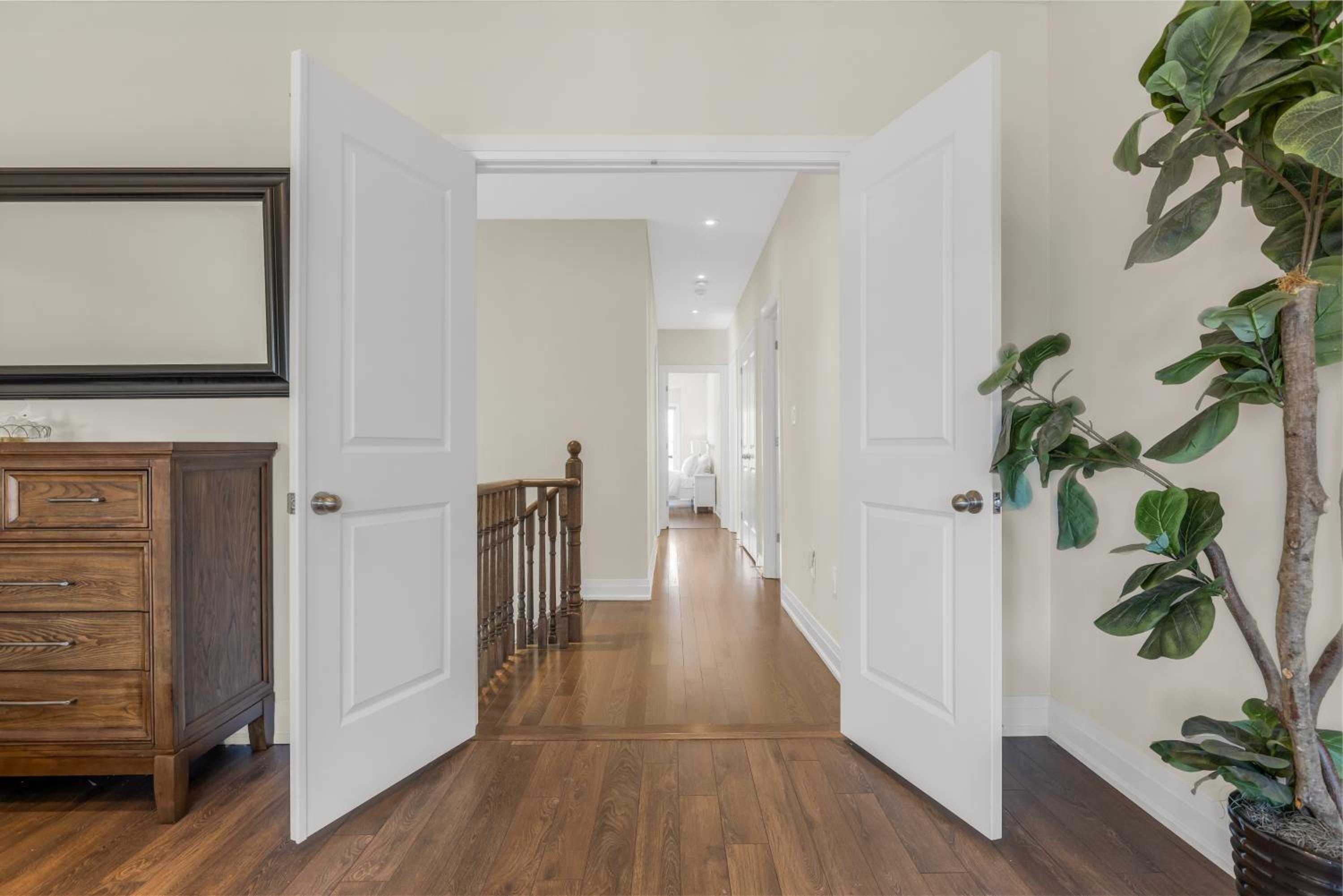 Executive 5BR-4BATH Detached Bramp/Miss Border