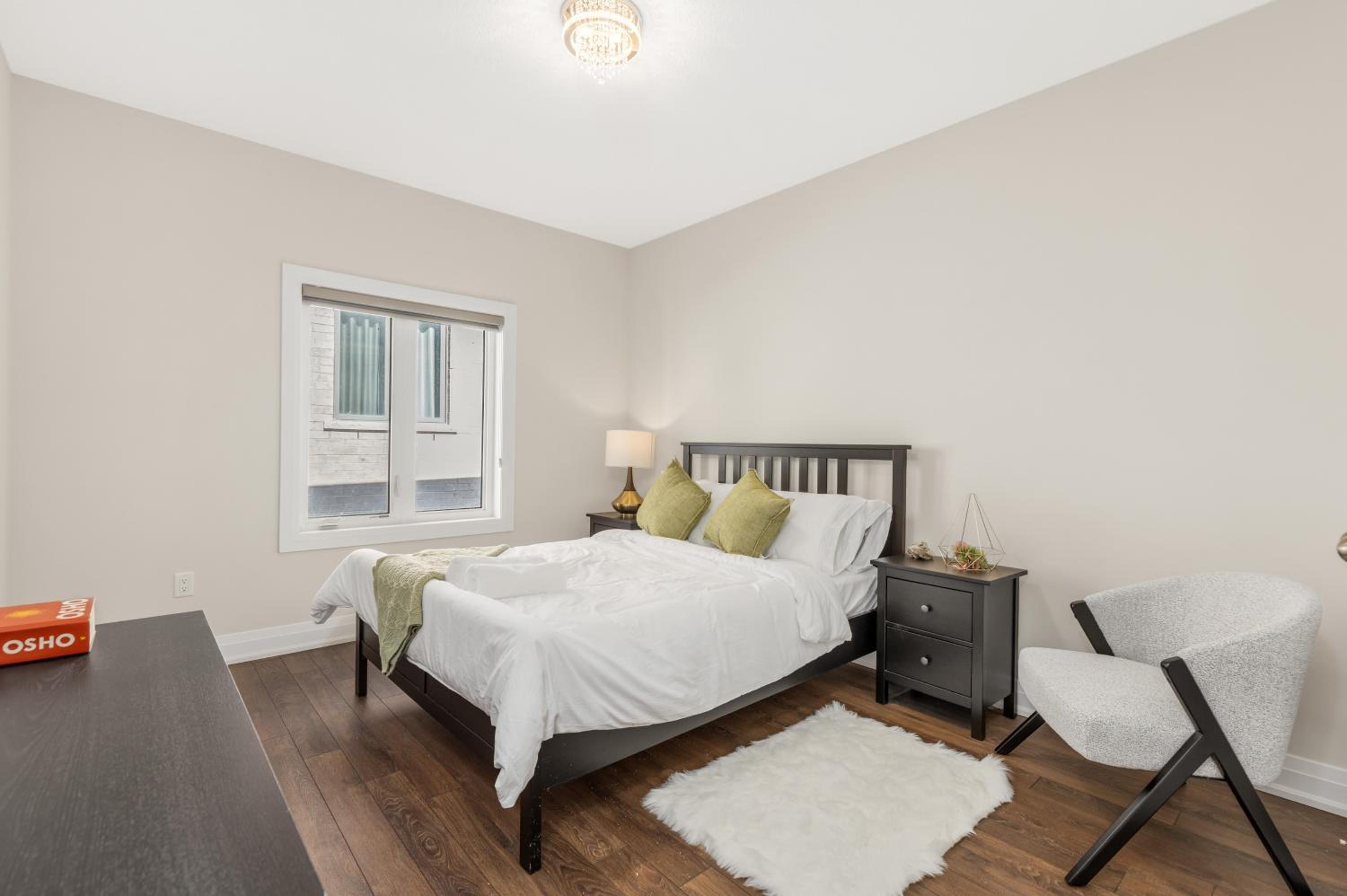 Executive 5BR-4BATH Detached Bramp/Miss Border