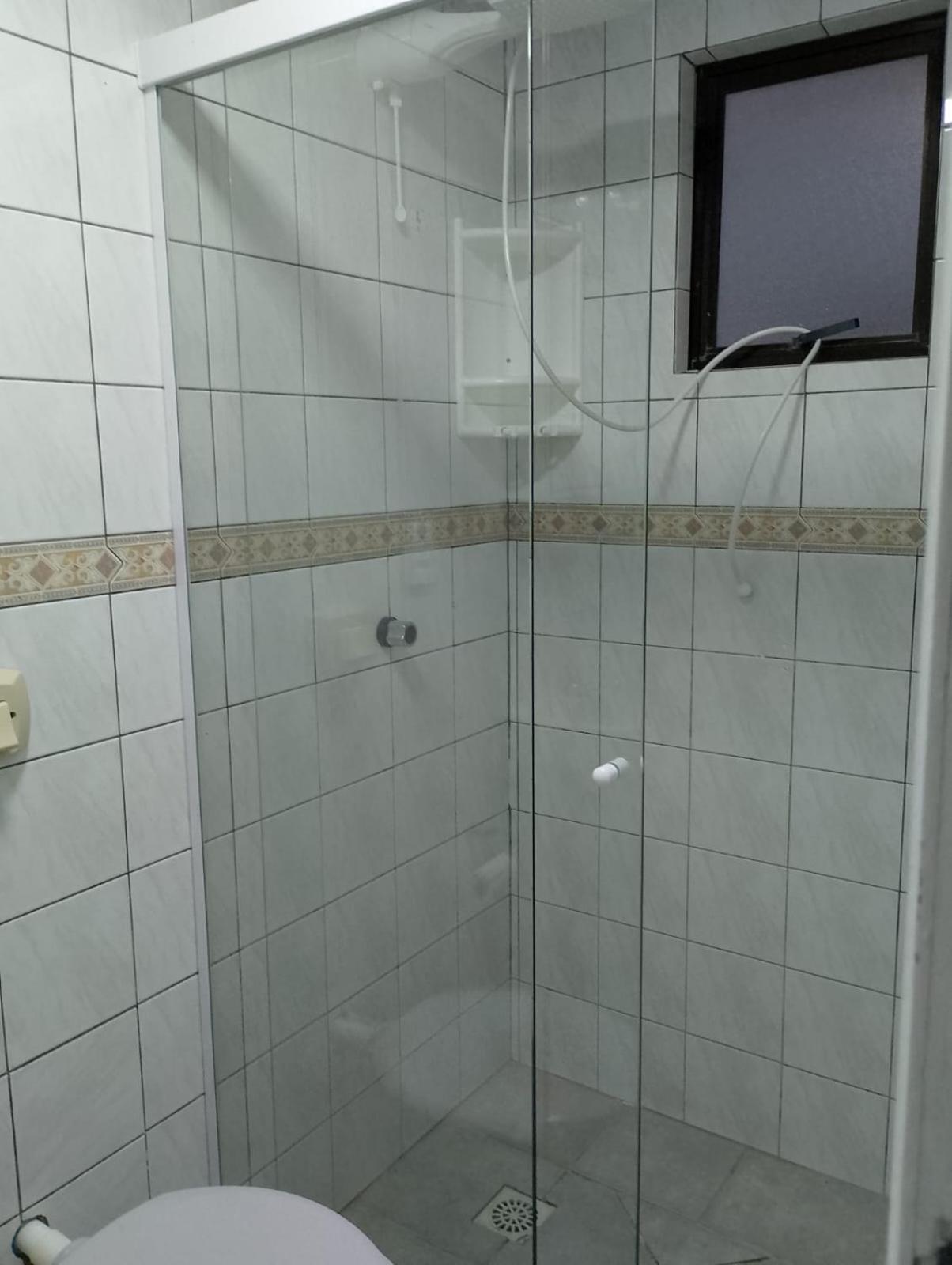 Apartamento na melhor localização da meia praia em itapema com garagem para camioneta suv