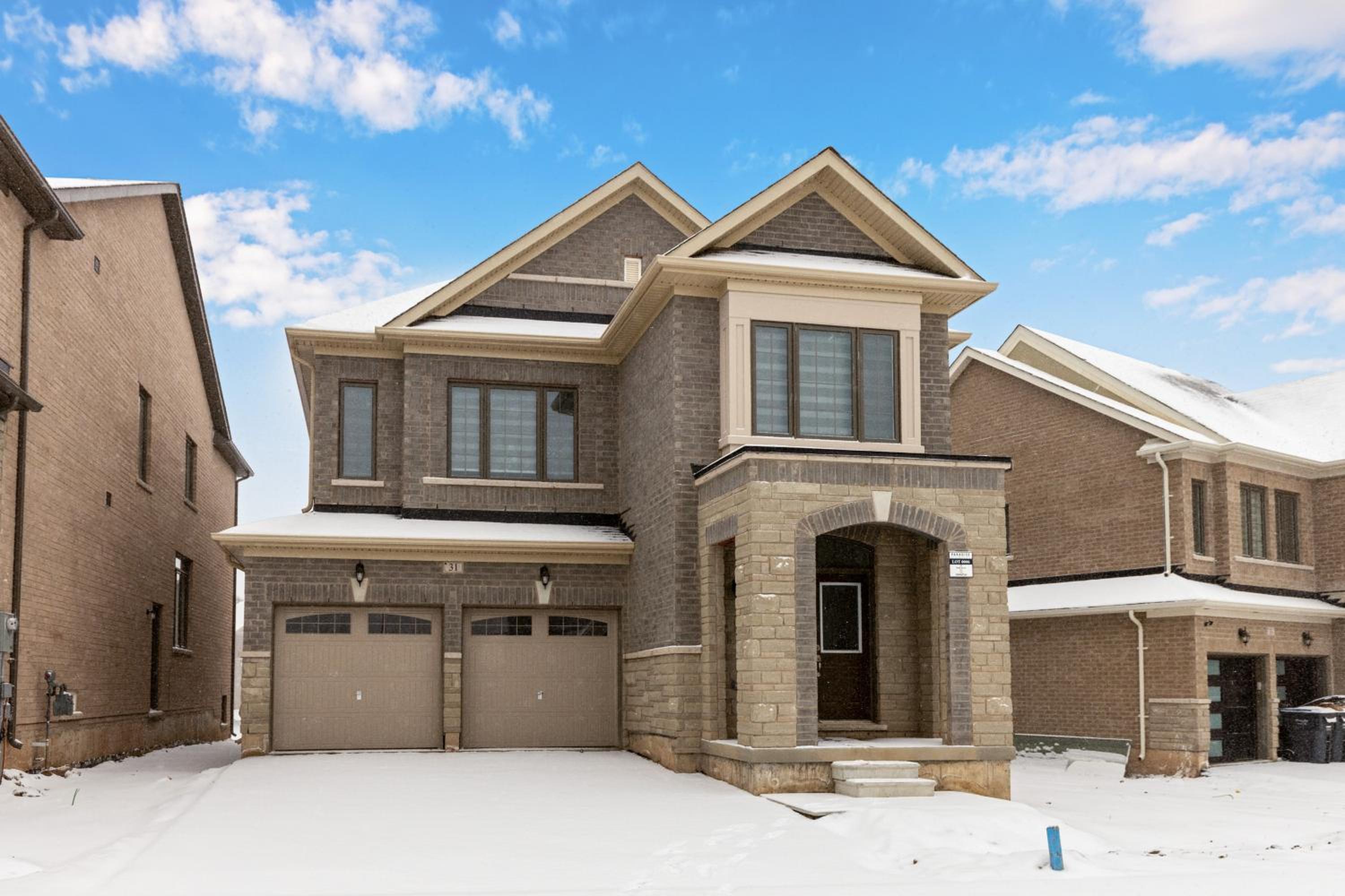 Executive 5BR-4BATH Detached Bramp/Miss Border