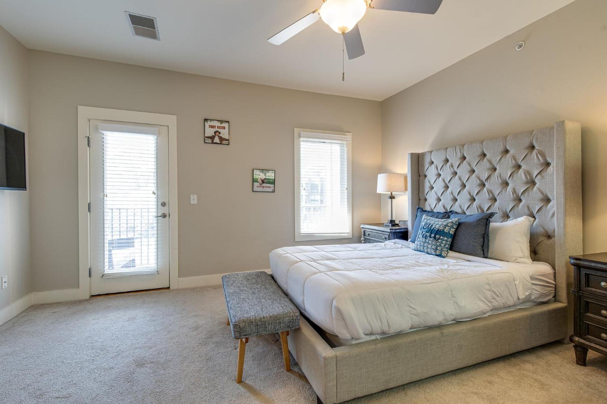 Modern 3-Story West End Condo - Free 2-Car Garage view 2